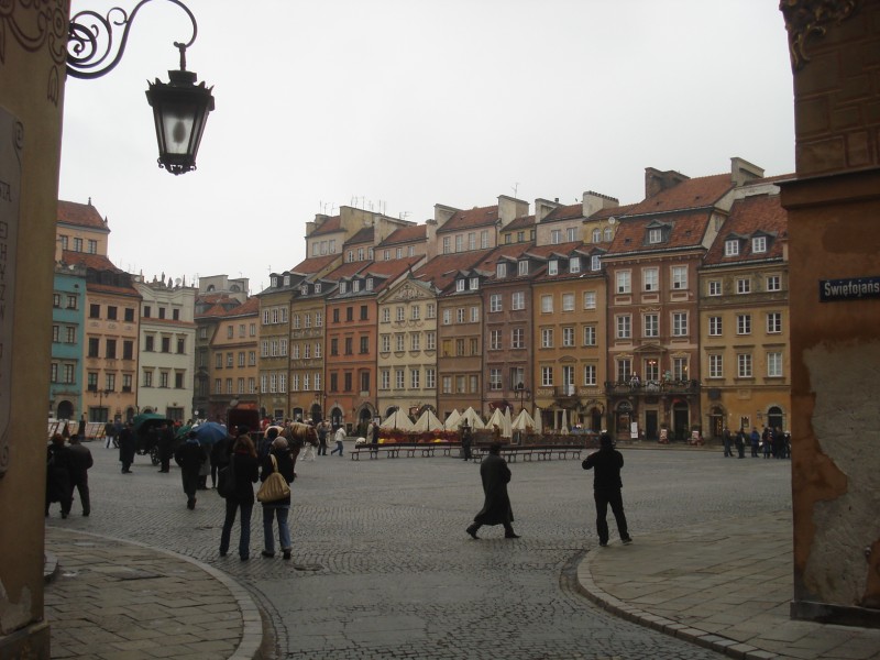 unterwegs in Polen, Warschau, neu aufgebaute Altstadt.jpg